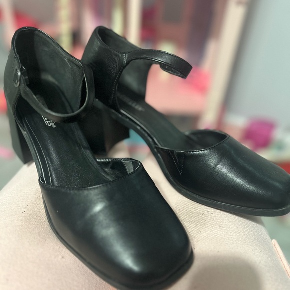 Seychelles Black Women's Heels - Picture 2 of 5